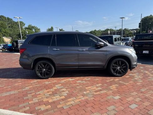 Used 2017 Honda Pilot Touring image 16