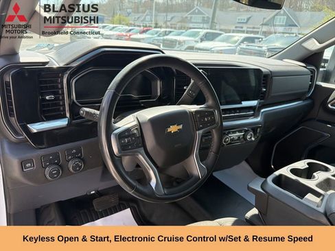 Used 2024 Chevrolet Silverado 2500 LT AWD/4WD image 18