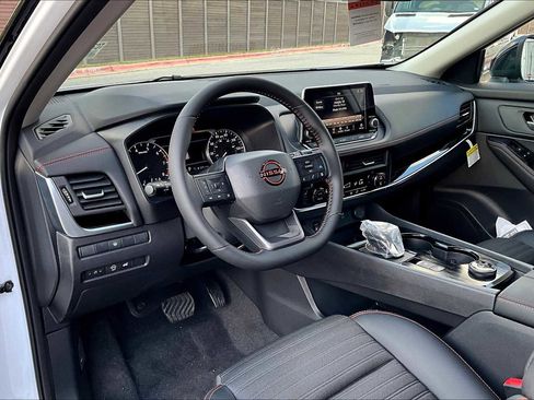 New 2026 Nissan Rogue SV image 10