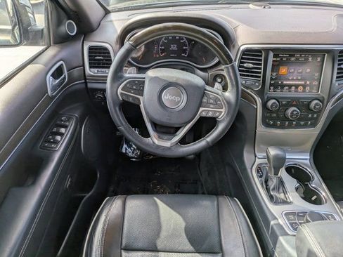 Used 2017 Jeep Grand Cherokee Overland w/ Jeep Active Safety Group image 14