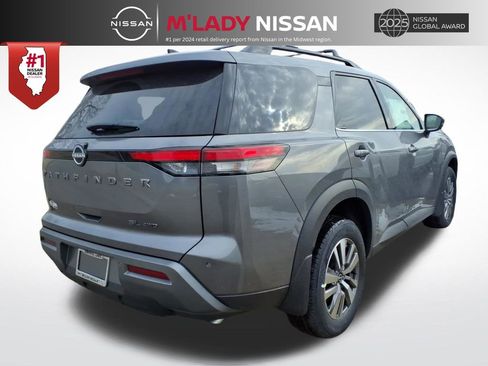 New 2026 Nissan Pathfinder SL image 7