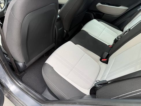 Used 2023 Hyundai Venue SEL w/ Cargo Package FWD image 32