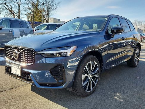 Certified 2023 Volvo XC60 T8 Plus w/ Climate Package image 3