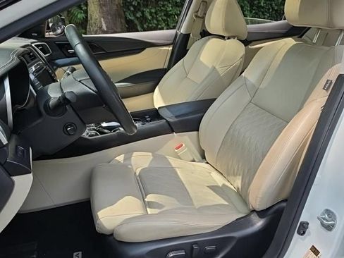Certified 2023 Nissan Maxima Platinum w/ Sport Mat Group FWD image 3