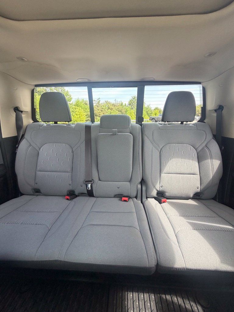 Used 2020 RAM 1500 Big Horn AWD/4WD image 14