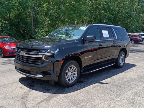 Used 2022 Chevrolet Suburban LT AWD/4WD image 7