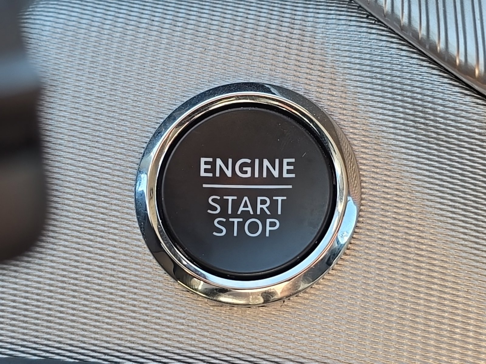 Used 2025 Ford Explorer Active RWD image 5