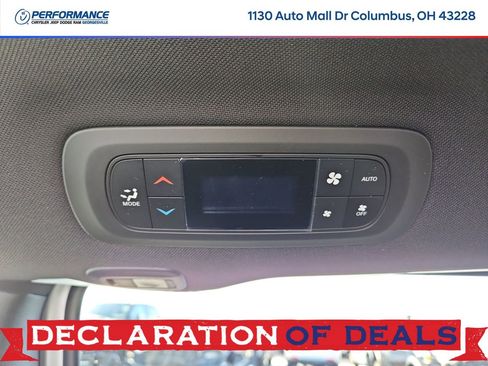 New 2026 Chrysler Pacifica Select image 16