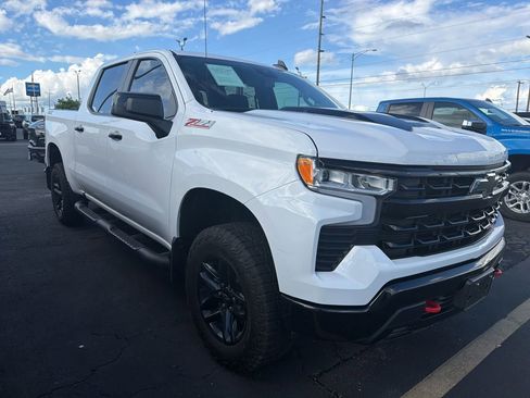 Used 2024 Chevrolet Silverado 1500 LT Trail Boss w/ Convenience Package II AWD/4WD image 1