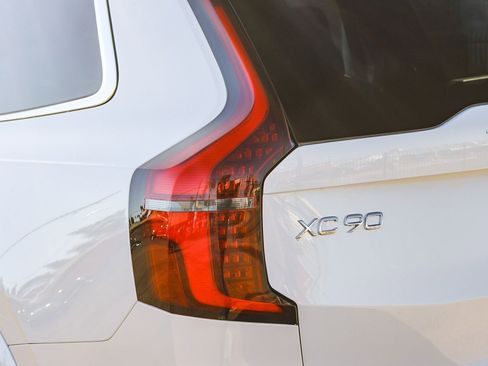 New 2026 Volvo XC90 T8 Plus w/ Protection Package Premier image 10