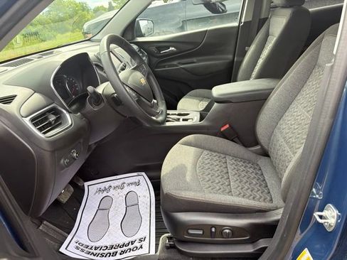 Used 2024 Chevrolet Equinox LT w/ LPO, Floor Liner Package FWD image 4