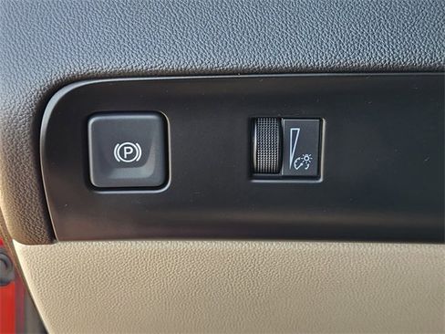 Used 2022 Buick Enclave Essence image 21