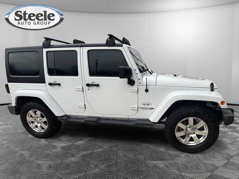 Used 2018 Jeep Wrangler Unlimited Sahara w/ Connectivity Group image 16