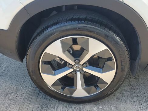 Certified 2026 Volvo XC40 B5 Plus AWD/4WD image 7