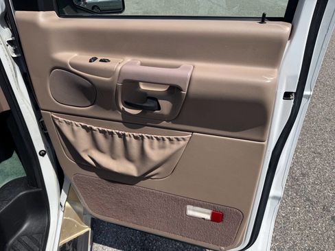 Used 1997 Ford E-150 and Econoline 150 RWD image 16