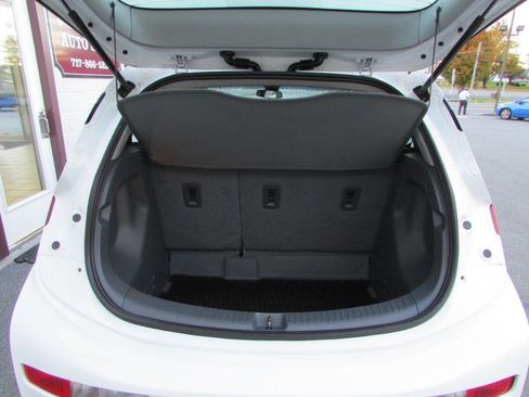 Used 2017 Chevrolet Bolt LT image 4