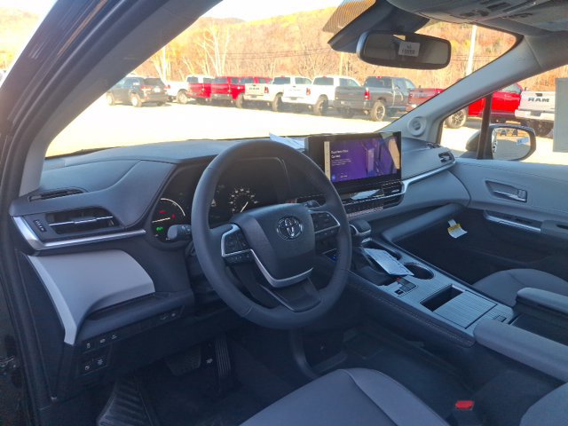 New 2026 Toyota Sienna XLE AWD/4WD image 14