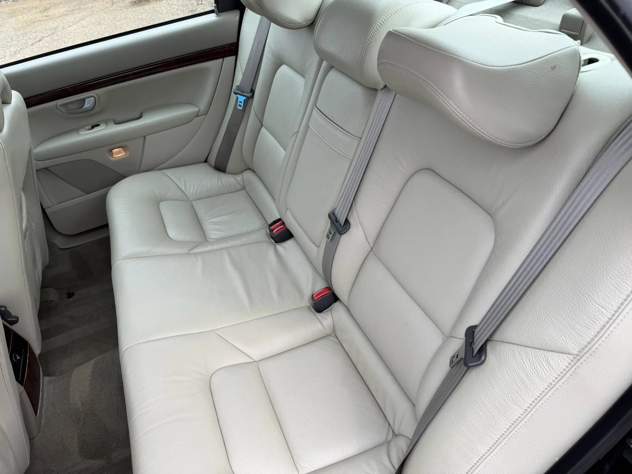 Used 2004 Volvo S80 2.5T AWD/4WD image 30