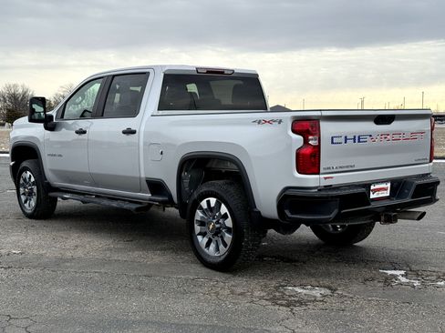 Used 2022 Chevrolet Silverado 2500 Custom w/ Custom Convenience Package image 6