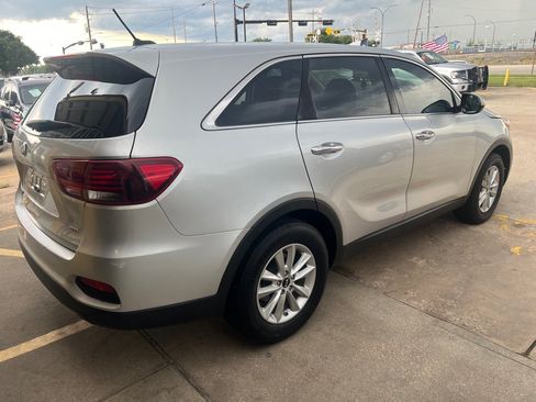 Used 2020 Kia Sorento L FWD image 6