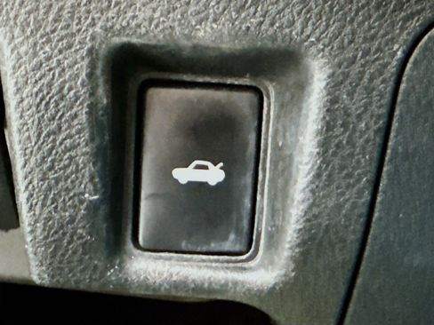 Used 2014 Lexus IS 250 4dr Sport Sdn Auto RWD image 16