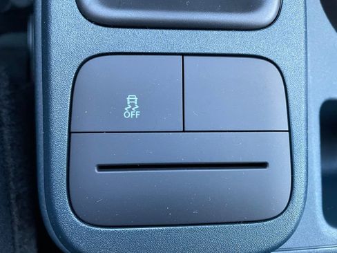 New 2025 Ford Maverick XL image 13