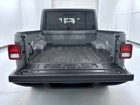 Used 2023 Jeep Gladiator Sport AWD/4WD image 22