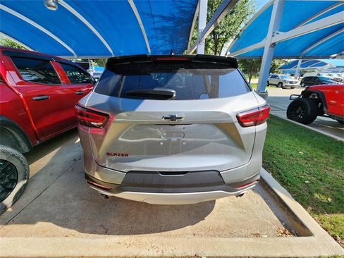 Used 2023 Chevrolet Blazer LT FWD image 5