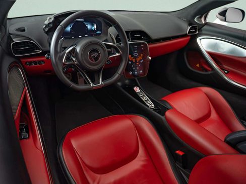 Used 2023 McLaren Artura RWD image 25