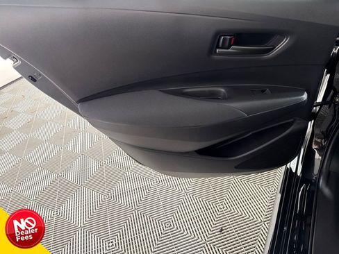 Used 2022 Toyota Corolla LE FWD image 9