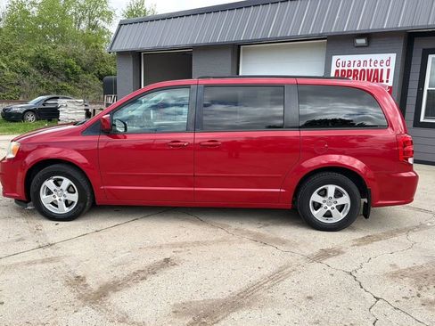 Used 2012 Dodge Grand Caravan SXT FWD image 3