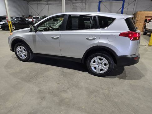 Used 2015 Toyota RAV4 LE AWD/4WD image 6