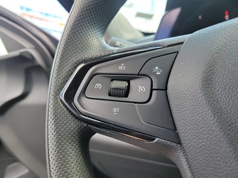 Used 2025 Chevrolet Trax LT FWD image 25