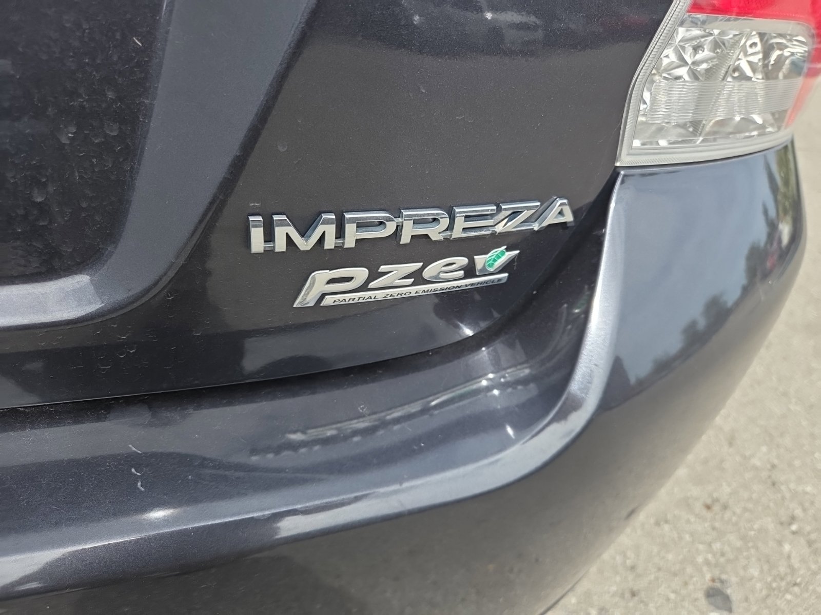 Used 2015 Subaru Impreza 2.0i Premium AWD/4WD image 9
