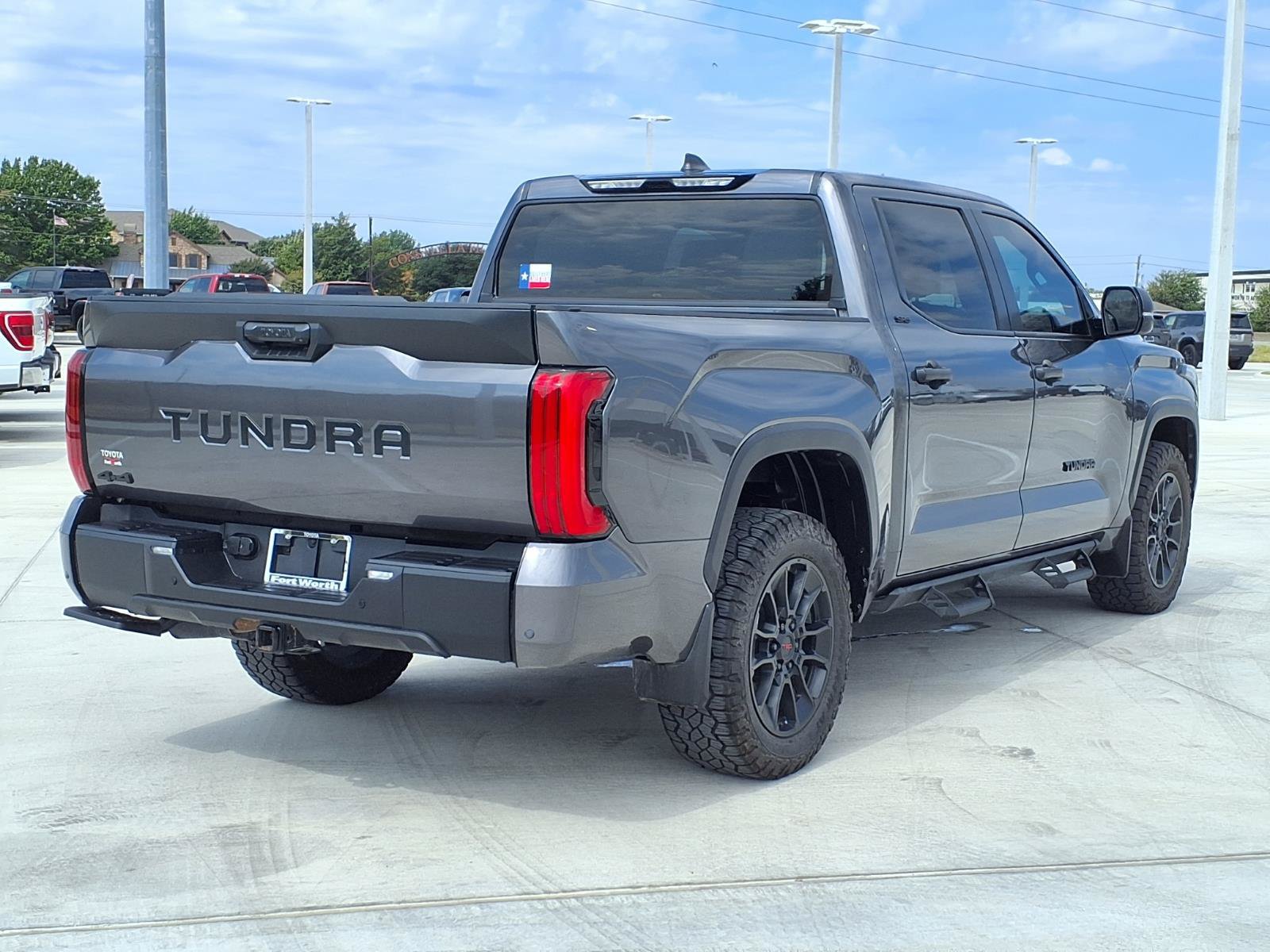 Used 2025 Toyota Tundra SR5 w/ SR5 Convenience Package AWD/4WD image 9