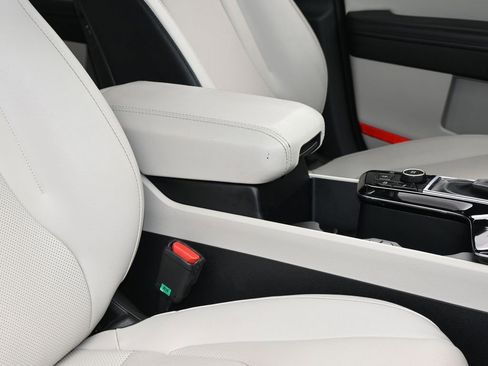 Used 2023 Kia Sportage EX image 42