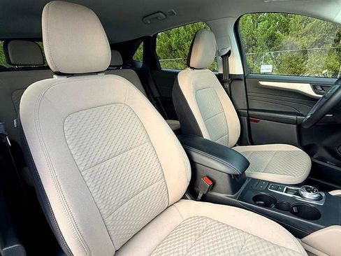 Used 2022 Ford Escape SE w/ SE Sport Appearance Package image 20