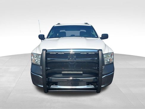Used 2022 RAM 1500 4x4 Crew Cab Classic w/ Chrome Appearance Group image 8