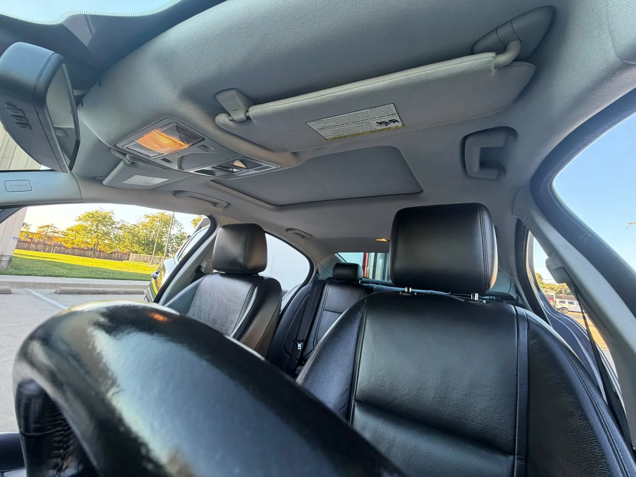 Used 2014 Jaguar XF RWD image 24