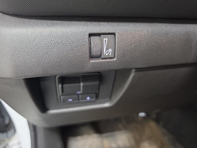 Used 2024 Chevrolet Colorado Z71 w/ Z71 Convenience Package 2 AWD/4WD image 15