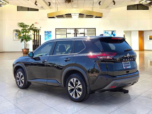Used 2023 Nissan Rogue SV FWD image 7