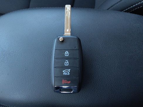 Used 2017 Kia Soul image 32