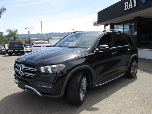 Used 2020 Mercedes-Benz GLE 450 4MATIC w/ MBUX Technology Package image 4