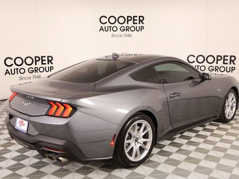 Used 2025 Ford Mustang GT Premium image 19