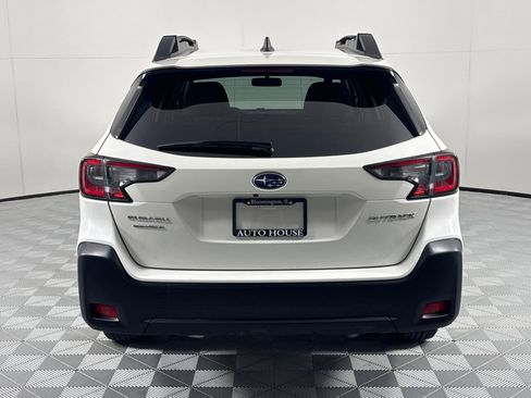 Used 2023 Subaru Outback Premium image 5