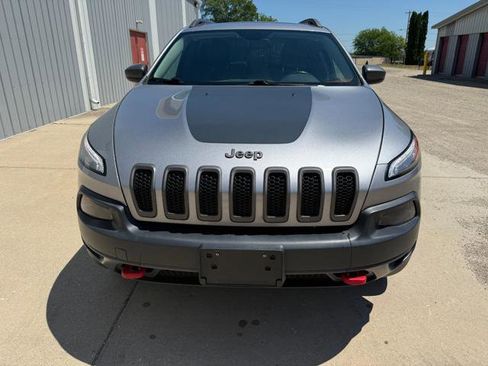 Used 2017 Jeep Cherokee Trailhawk w/ Comfort/Convenience Group AWD/4WD image 8