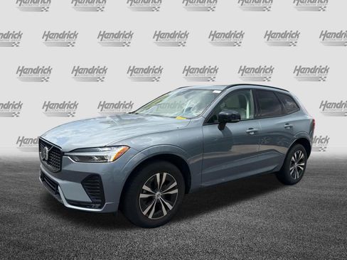 Used 2024 Volvo XC60 B5 Core AWD/4WD image 11