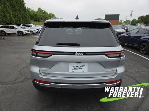 Used 2024 Jeep Grand Cherokee Laredo w/ Luxury Tech Group I AWD/4WD image 6