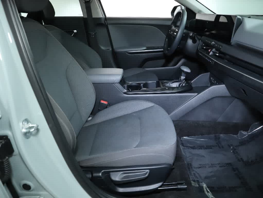 Used 2025 Kia K4 FWD image 34