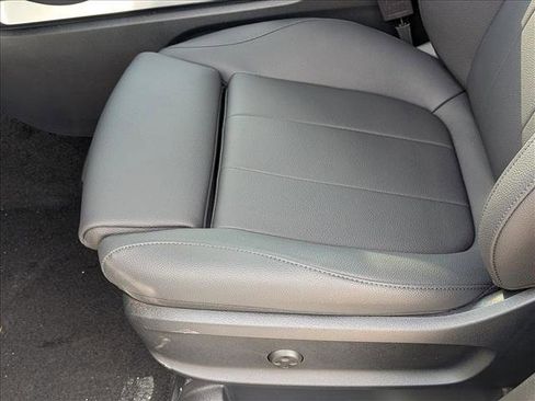 New 2026 Mercedes-Benz GLB 250 4MATIC image 4